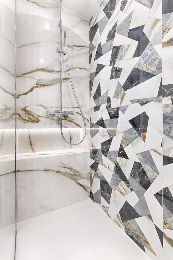 Unique Luxury Parisian Flat 2Br/6P -Champs Elysees Bagian luar foto